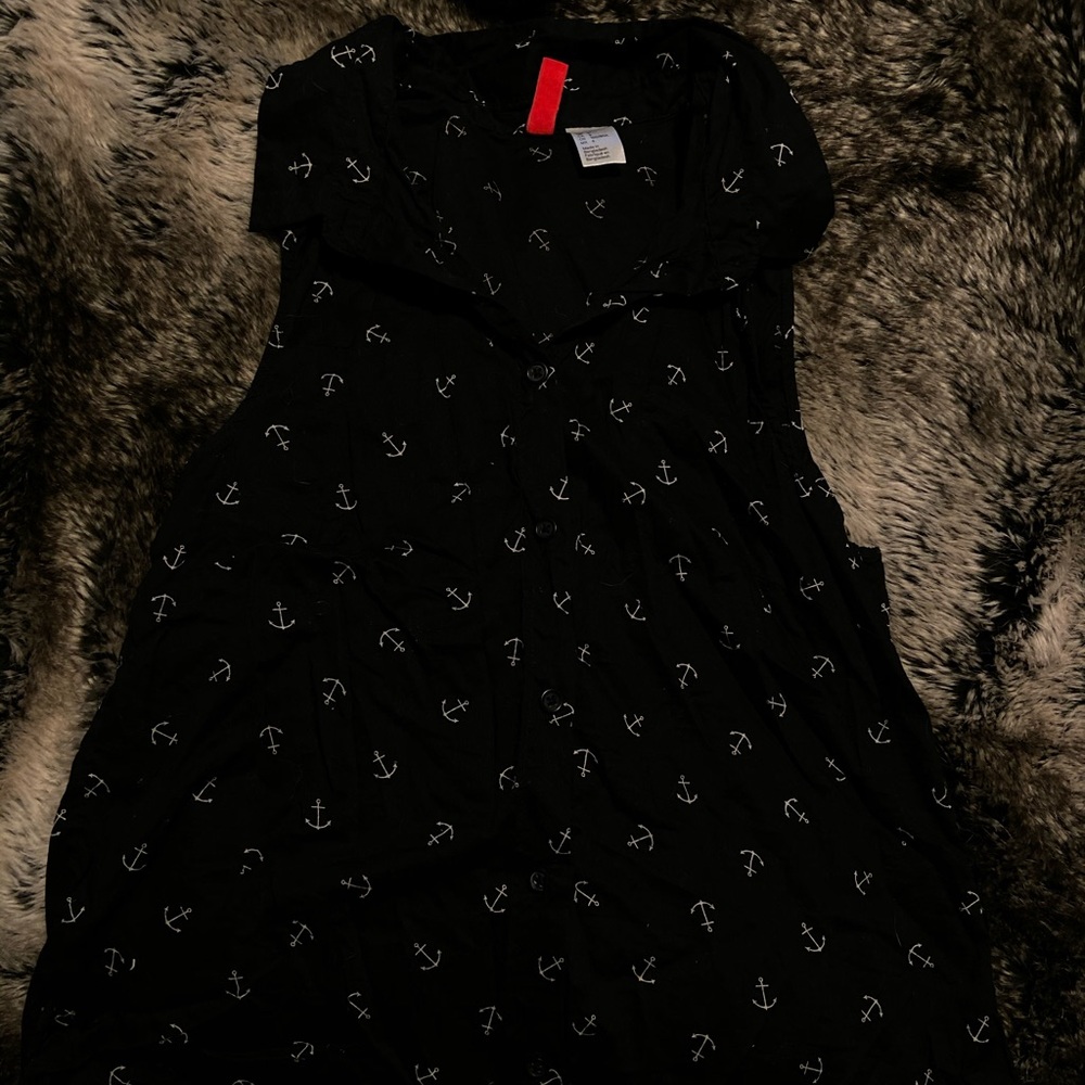 Sleevless blouse